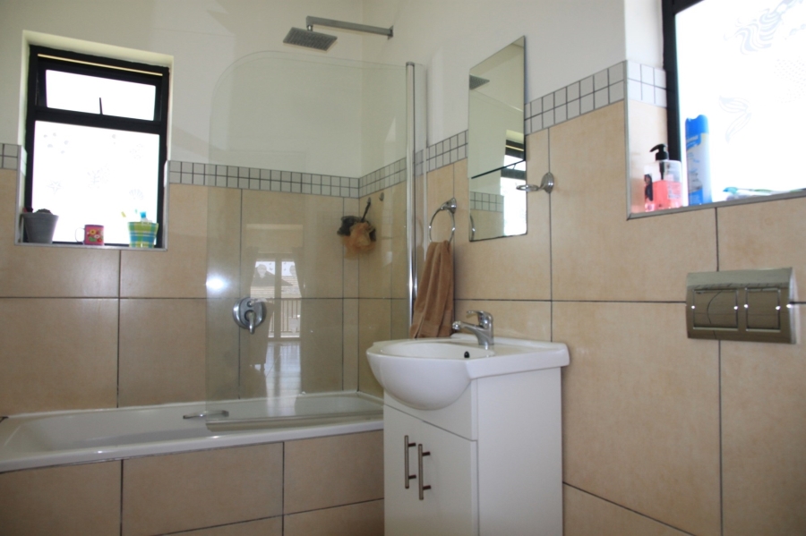 To Let 2 Bedroom Property for Rent in Kidds Beach Eastern Cape